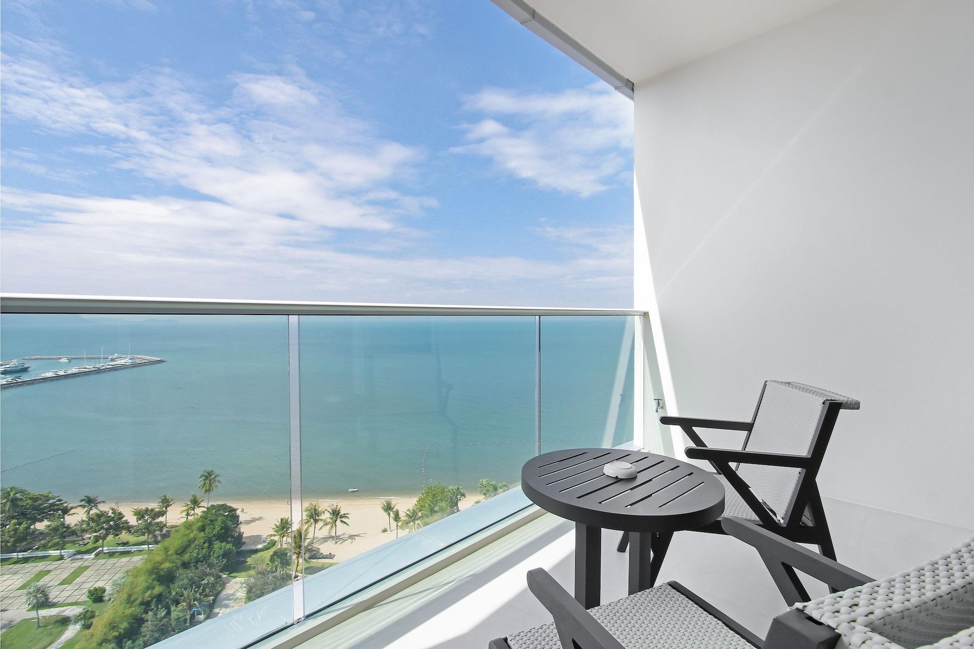 White Sand Beach Residences Pattaya Jomtien Beach Exterior photo